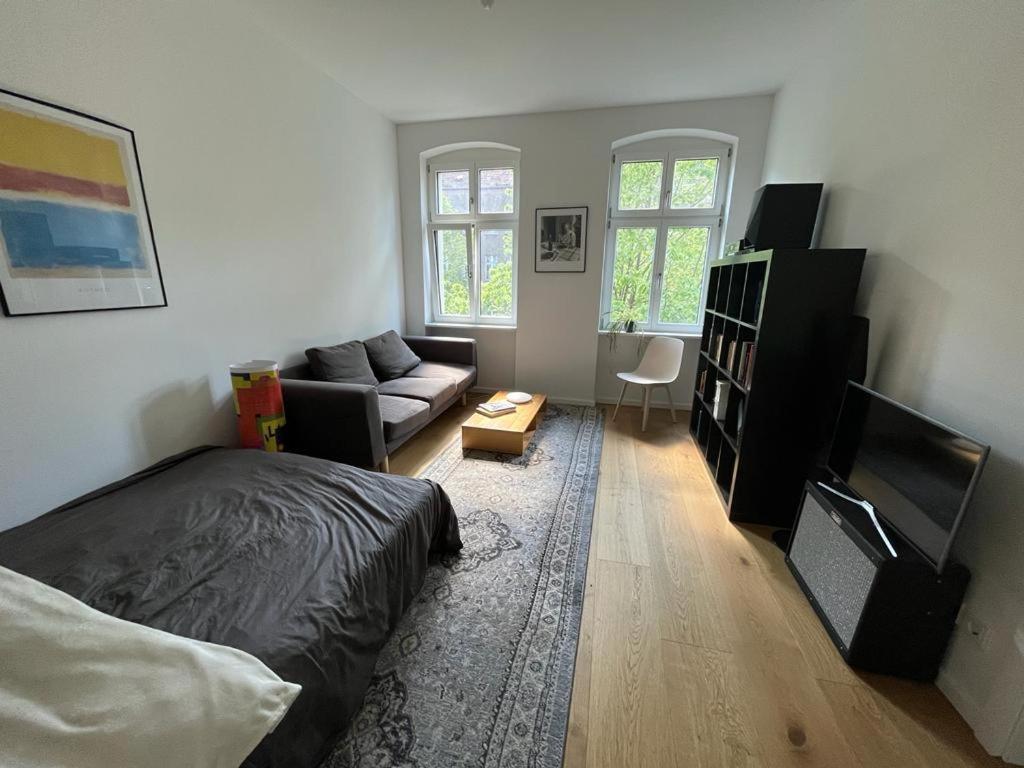 Room In The Center Of Берлин Экстерьер фото